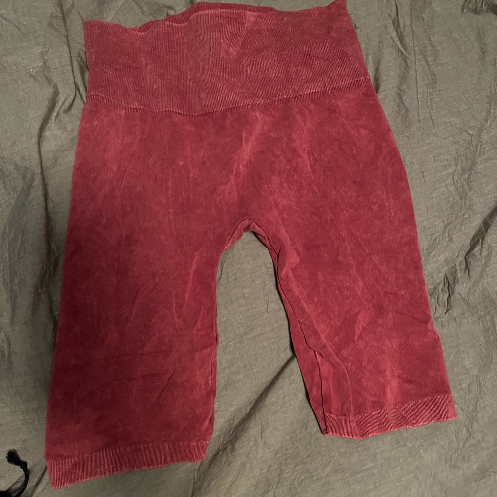 Pink stretchy tummy tuck capris size small